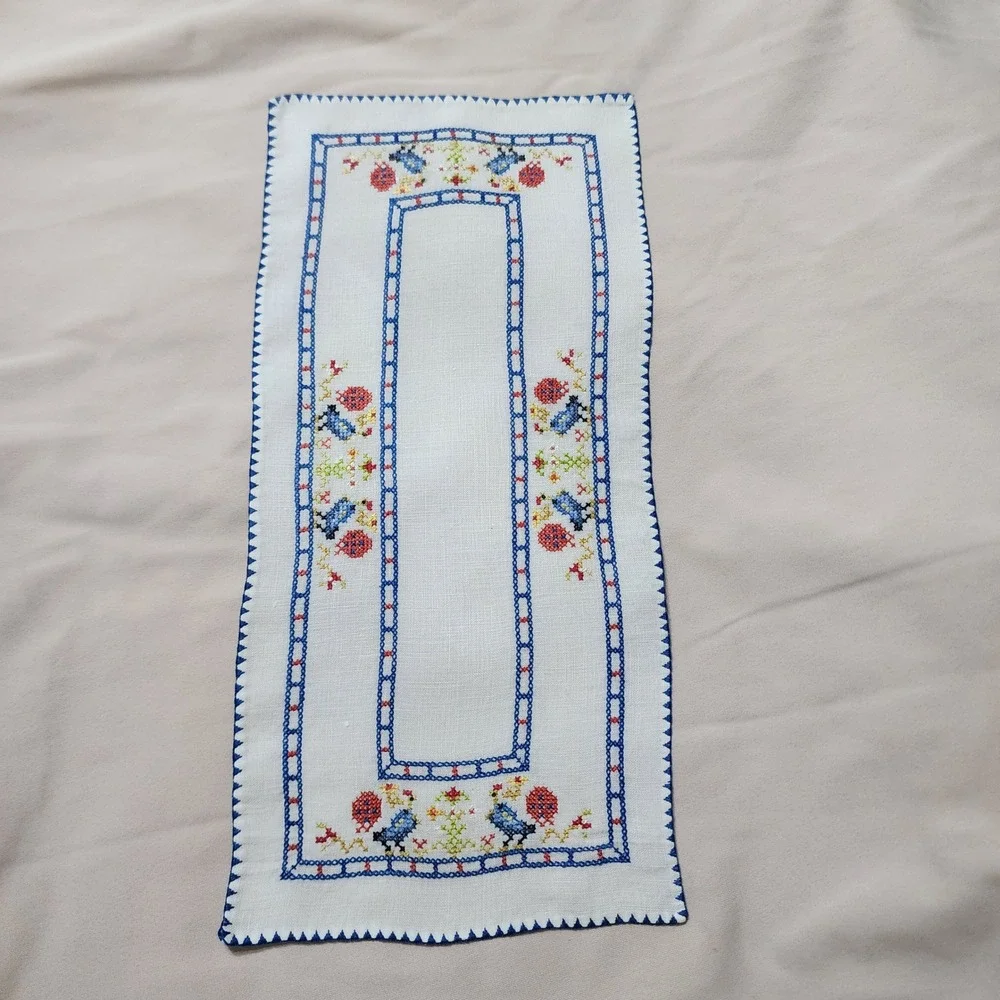 Vintage Handmade Cross Stitch Linen Table Runner Blue Bird Floral 10.5x5 Inch
